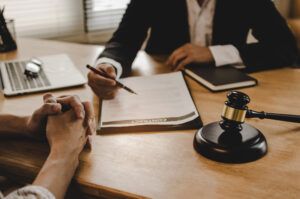 Navigating Business Contracts-Key Clauses to Consider